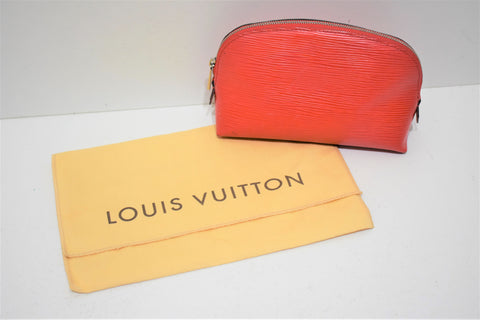 Louis Vuitton, Pochette cosmétique en cuir épi corail