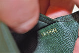 Louis Vuitton, " Portefeuille long " en cuir taïga vert anglais