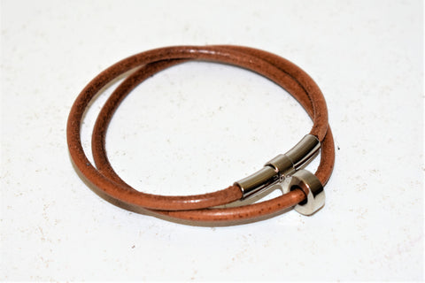 Bracelet (ou collier) en cuir "boucle argentée" double tour, Hermès