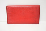 Louis Vuitton, Portefeuille INTERNATIONAL, en cuir rouge