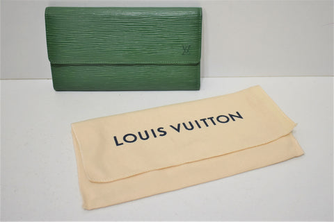 Louis Vuitton, Portefeuille INTERNATIONAL, en cuir épi